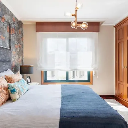 Precioso Dos Con Garaje ヴィーゴ